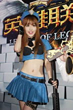 white女友:知名模特皮城女警代言coserUU white女友:知名模特皮城女警代言coserUU